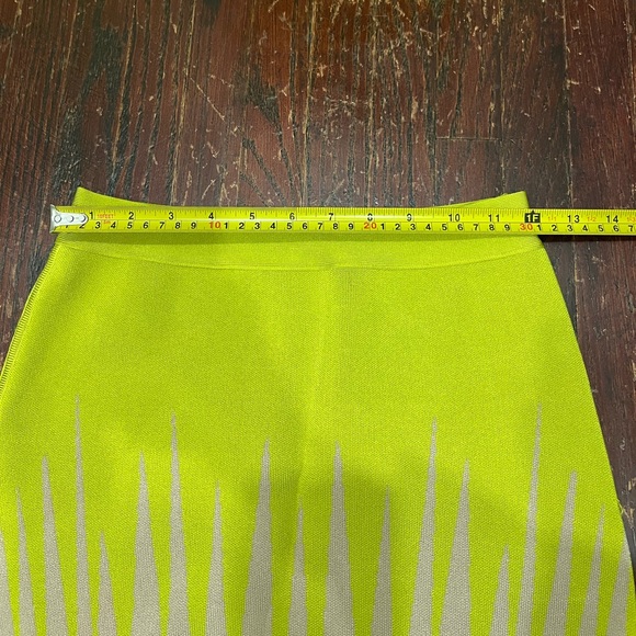 Marciano neon green and tan bodycon mini skirt - Picture 3 of 7